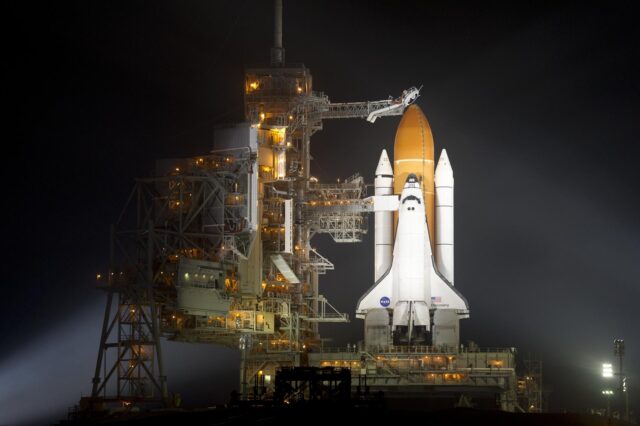 Discovery auf dem Launchpad seines 39. Flugs 2011