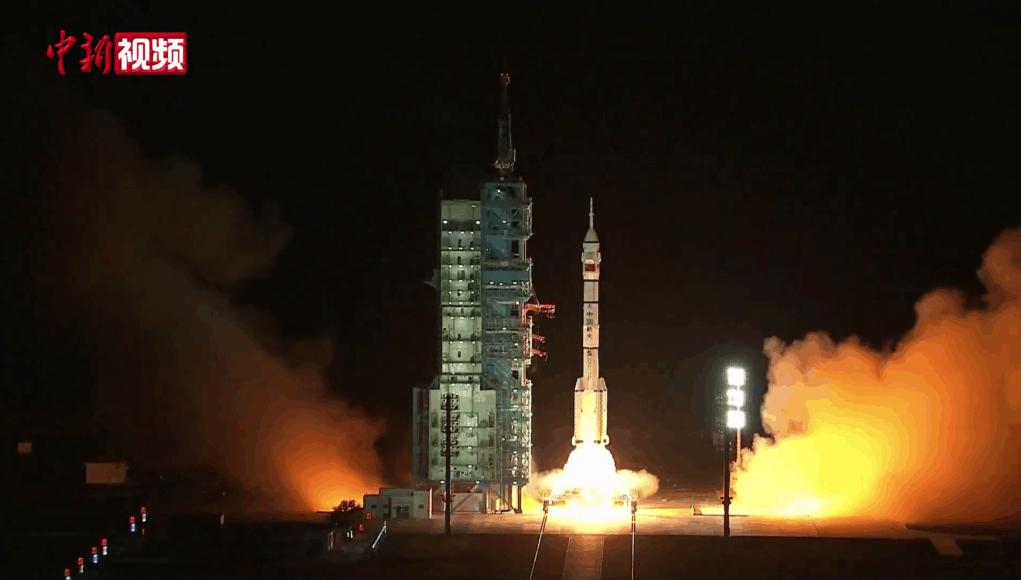 Start der Mission Shenzhou 19, Langer Marsch 2F, 30. Oktober 2024 (Credit CNS via YouTube: https://www.youtube.com/watch?v=-XIJNSvbuss)