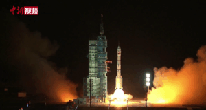 Start der Mission Shenzhou 19, Langer Marsch 2F, 30. Oktober 2024 (Credit CNS via YouTube: https://www.youtube.com/watch?v=-XIJNSvbuss)